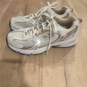 New Balance 530 Women's Athletic Sneakers in Cream and Tan